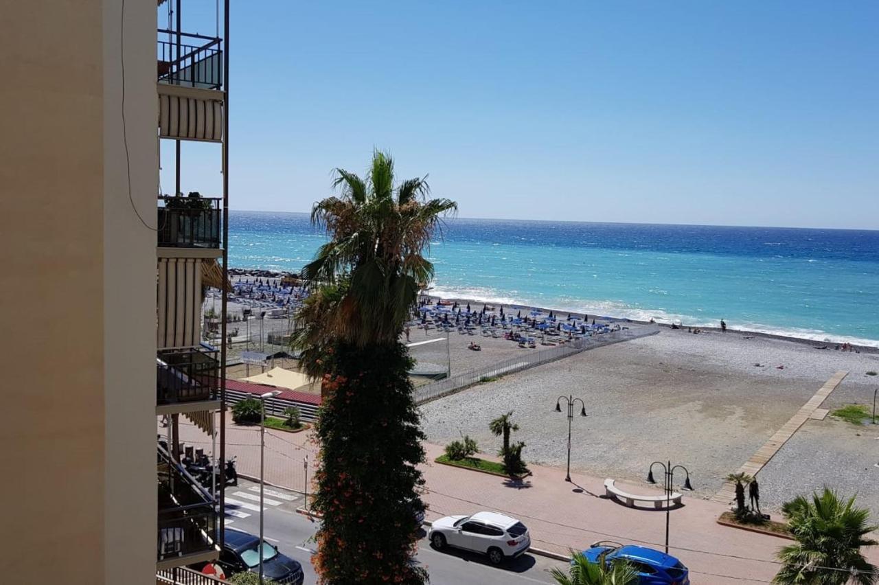 Casalmare Sabina Daire Ventimiglia Dış mekan fotoğraf